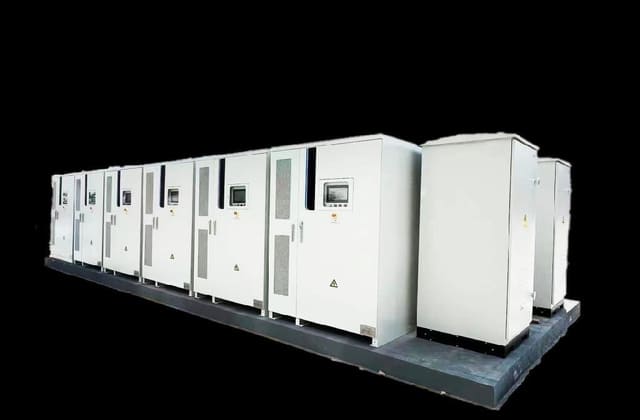 100kW以上高密度AI机柜为什么越来越依赖液冷